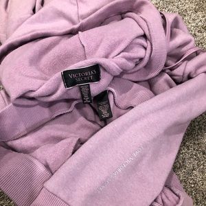 VS Sweatsuit